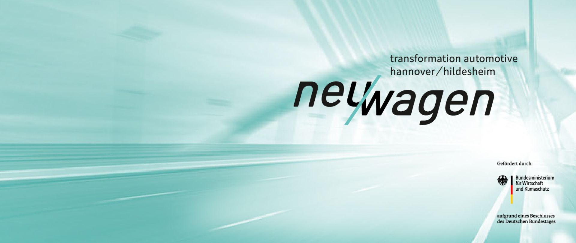 transformation automotive hannover / hildesheim. Logo neu/wagen vor grünem Fond. Emblem Adler mit Text Gefördert durch: Bundesministerium für Wirtschaft und Klimaschutz aufgrund eines Beschlusses des Deutschen Bundestages.