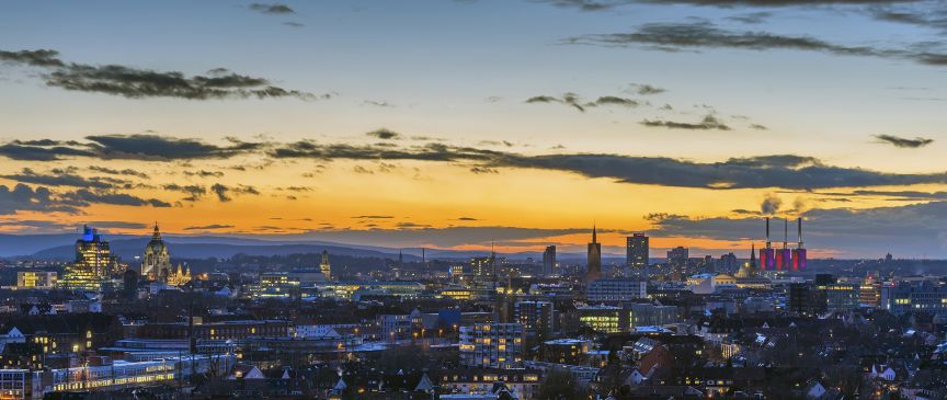Skyline Hannover City in Abendstimmung