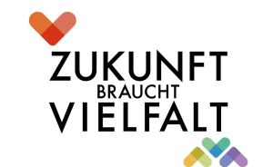 Logo: Oranges Herz, Text „Zukunft braucht Vielfalt", buntes Herzsymbol in Regenbogenfarben.