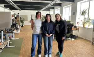v.l.n.r. Anika Kujack, Assistenz der Geschäftsführung, Kader Satan, Auszubildende zur Kauffrau für Büromanagement und Julia Krimkowski, Geschäftsführerin  v.l.n.r. Anika Kujack, Assistenz der Geschäftsführung, Kader Satan, Auszubildende zur Kauffrau für Büromanagement und Julia Krimkowski, Geschäftsführerin