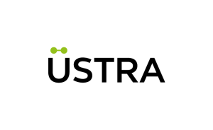 Logo "ÜSTRA" in schwarzer Schrift auf weißem Hintergrund, mit grünem Doppelpunkt-Symbol über dem Ü.
