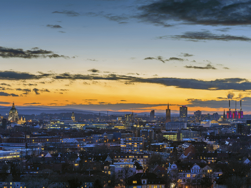 Skyline Hannover City in Abendstimmung