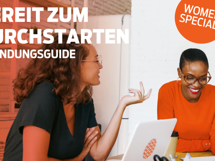 Zwei Frauen sitzen an einem Tisch mit Laptop. Text: „Bereit zum Durchstarten – Gründungsguide, Women Special!"