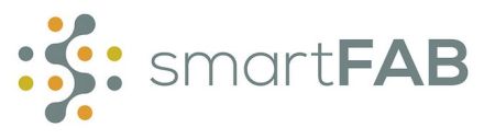 Logo „smartFAB": graues S-förmiges Symbol mit gelben und orangefarbenen Punkten, daneben grauer Schriftzug.