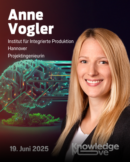 Anne Vogler, Projektingenieurin IPH Hannover, vor KI-Gehirn-Grafik. Knowledge Move, 19. Juni 2025.
