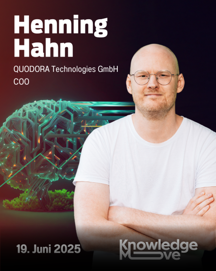 Porträtfoto von Henning Hahn, COO bei QUODORA Technologies GmbH, Speaker auf der KnowledgeMove am 19. Juni 2025.