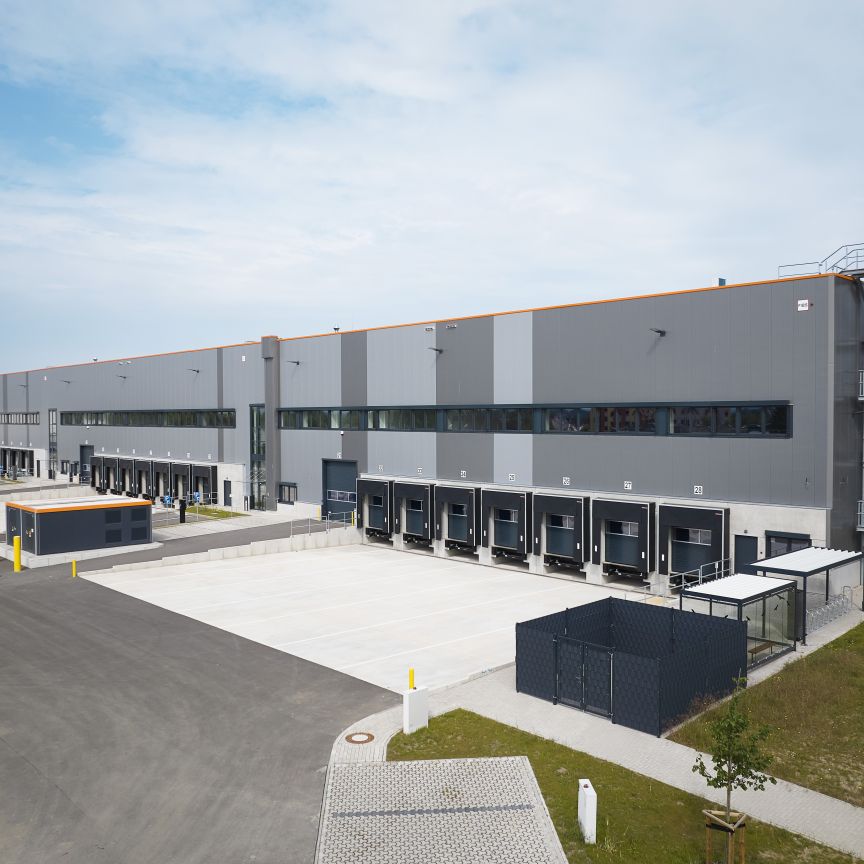 Aussenansicht Fassade Logistikhalle in Laatzen