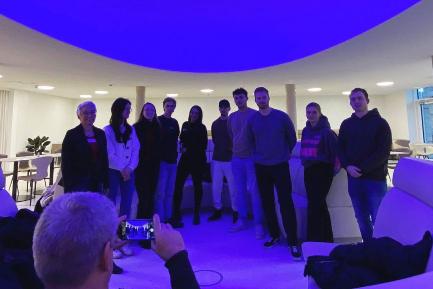 Gruppe der Azubi Werkstatt beim Workshop bei Klinikum Wahrendorff Gruppe der Azubi Werkstatt beim Workshop bei Klinikum Wahrendorff