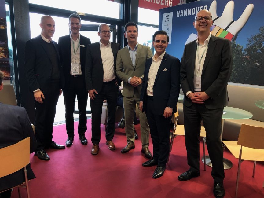v.l.n.r. Belit Onay, OB Hannover, Frank Schrader, Deutsche Hypo - NORD/LB Real Estate, Ulf-Birger Franz, Dezernent für Wirtschaft, Verkehr, Kultur und Bildung der Region Hannover, Steffen Krach, Regionspräsident, Claudio Provenzano, Bürgermeister Stadt Garbsen, Christoph Dieng, NORD/LB v.l.n.r. Belit Onay, OB Hannover, Frank Schrader, Deutsche Hypo - NORD/LB Real Estate, Ulf-Birger Franz, Dezernent für Wirtschaft, Verkehr, Kultur und Bildung der Region Hannover, Steffen Krach, Regionspräsident, Claudio Provenzano, Bürgermeister Stadt Garbsen, Christoph Dieng, NORD/LB
