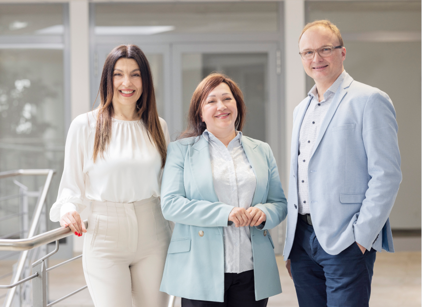 v.l.n.r.: Mila Marinova (Frau und Beruf), Victoriia Roh und Dirk Moch (Ludwig Bertram GmbH)