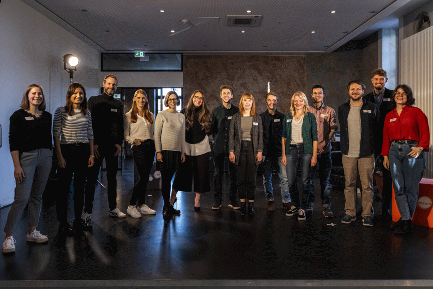 (von links nach rechts): Katrin & Dragan | Alexandra & Robert | Benedikt & Rima | Jan, Ana & Melina (fehlt auf Foto) | Katie & Haley | FHI Projektteam Janeth, Melissa & Dominique
