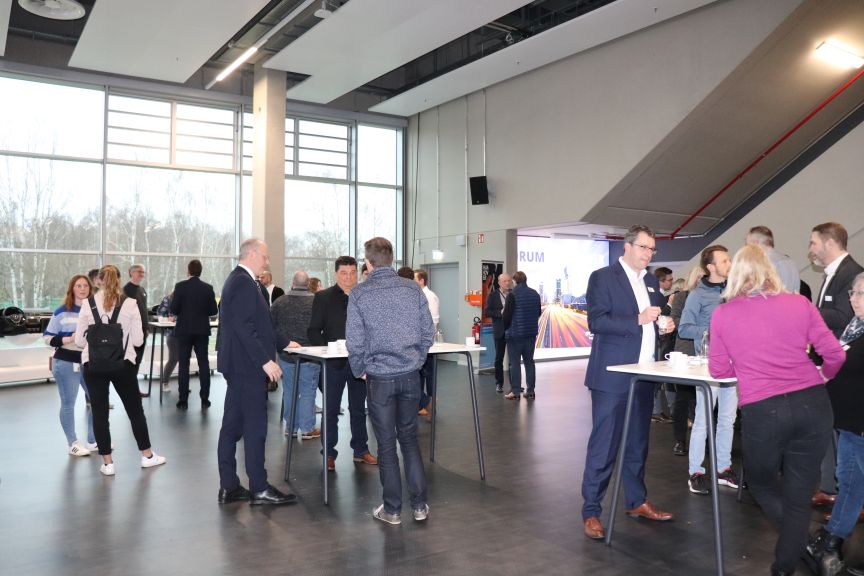 Unternehmensfrühstück beim Automobilzulieferer FORVIA Unternehmensfrühstück beim Automobilzulieferer FORVIA