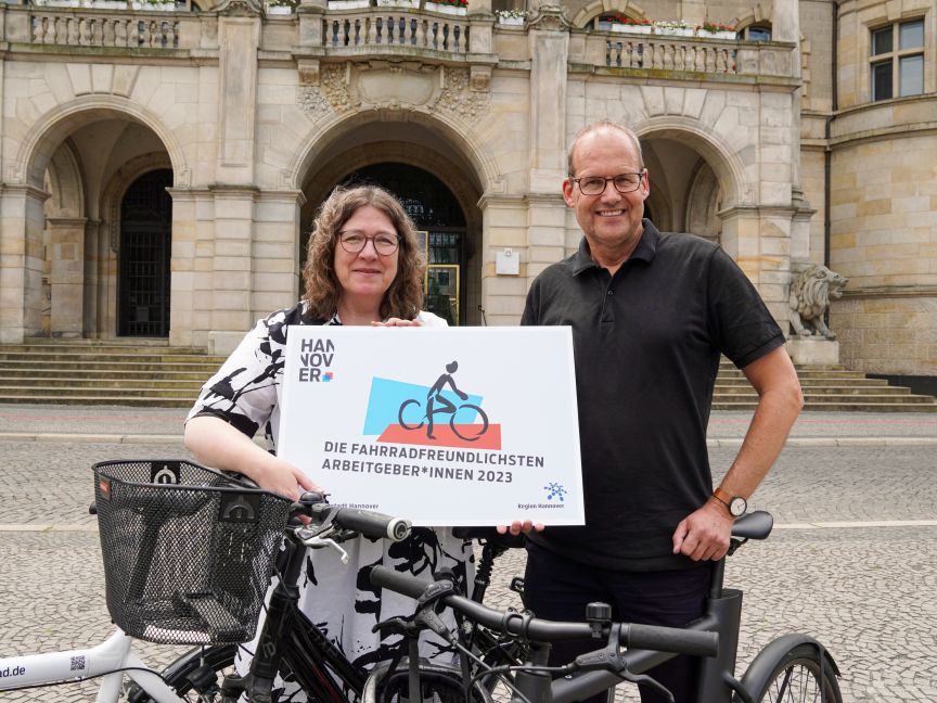 Anja Ritschel, Wirtschafts- und Umweltdezernentin, Landeshauptstadt Hannover, und Ulf-Birger Franz, Dezernent für Wirtschaft, Verkehr und Bildung, Region Hannover rufen gemeinsam zur Teilnahme auf
