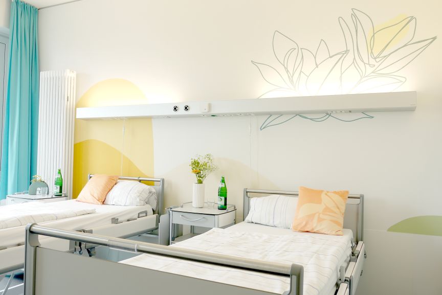 Gestaltung in der Sophienklinik GmbH, Hannover – Patient:innenzimmer